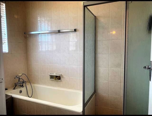 1.5 BEDROOM APARTMENT FOR SALE IN WINDERMERE